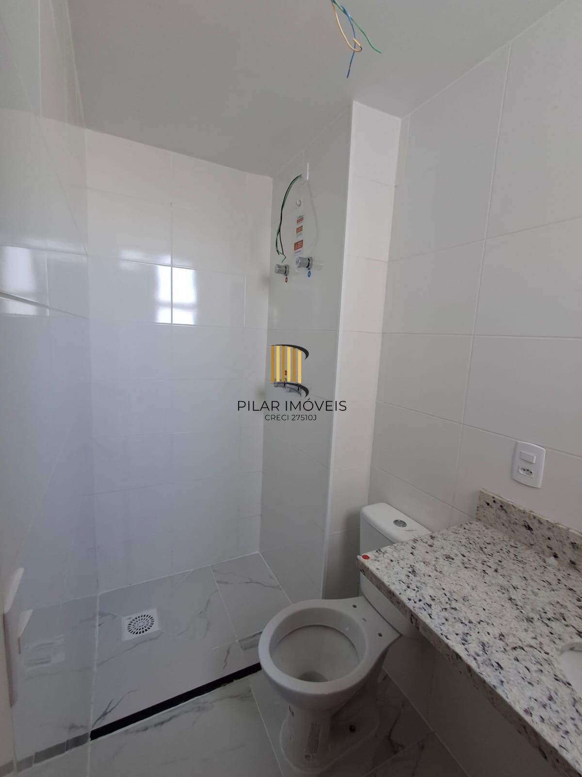 Apartamento de 2 dormitórios com suíte e 1 vaga escriturada !