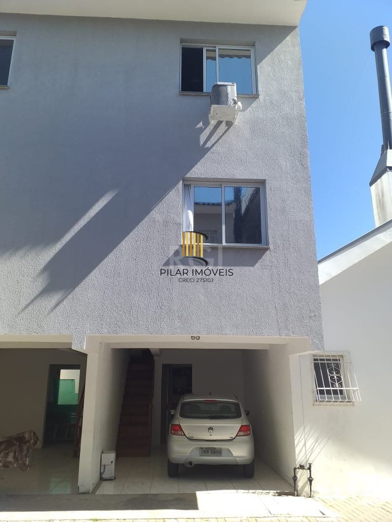 Casa com 2 quartos, banheiro, área de serviço, cozinha, vaga de garagem, no bairro Aberta dos Morros/RS