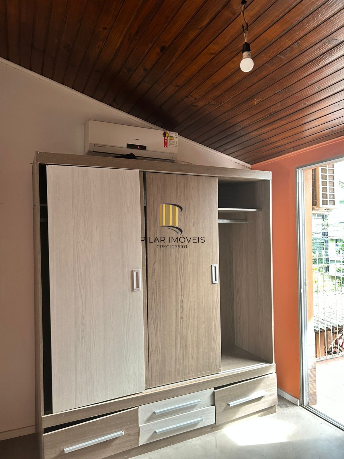 Casa 2 dormitórios no bairro Guarujá