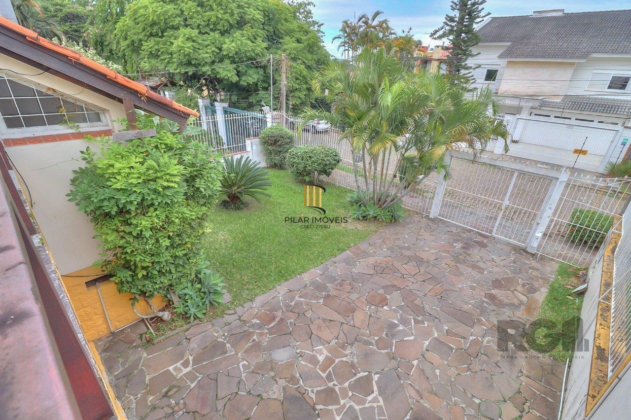 Casa a venda composta de 4 dormitórios no bairro Jardim Isabel em Porto Alegre