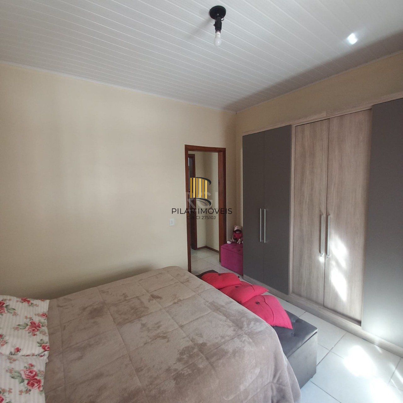2 Casa com 4 quartos, 2 vagas de garagem, no bairro Belém Novo, Porto Alegre/RS     
