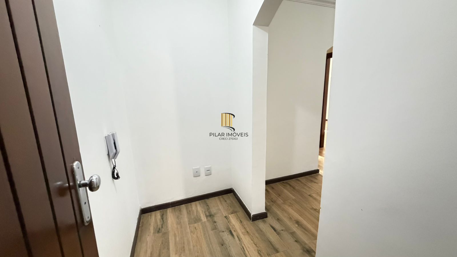 Apartamento de 2 dormitórios com vista para o Marinha no bairro Menino Deus em Porto Alegre/RS