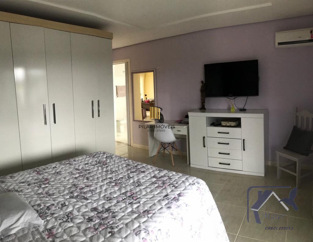 Casa para Venda - 0m², 5 dormitórios, sendo 2 suites, 2 vagas - Village