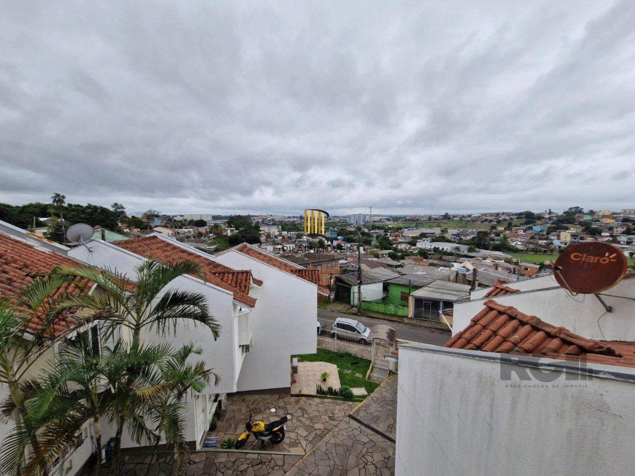Sobrado a venda com 2 dormitórios e sótão, bairro Passo das Pedras Porto Alegre
