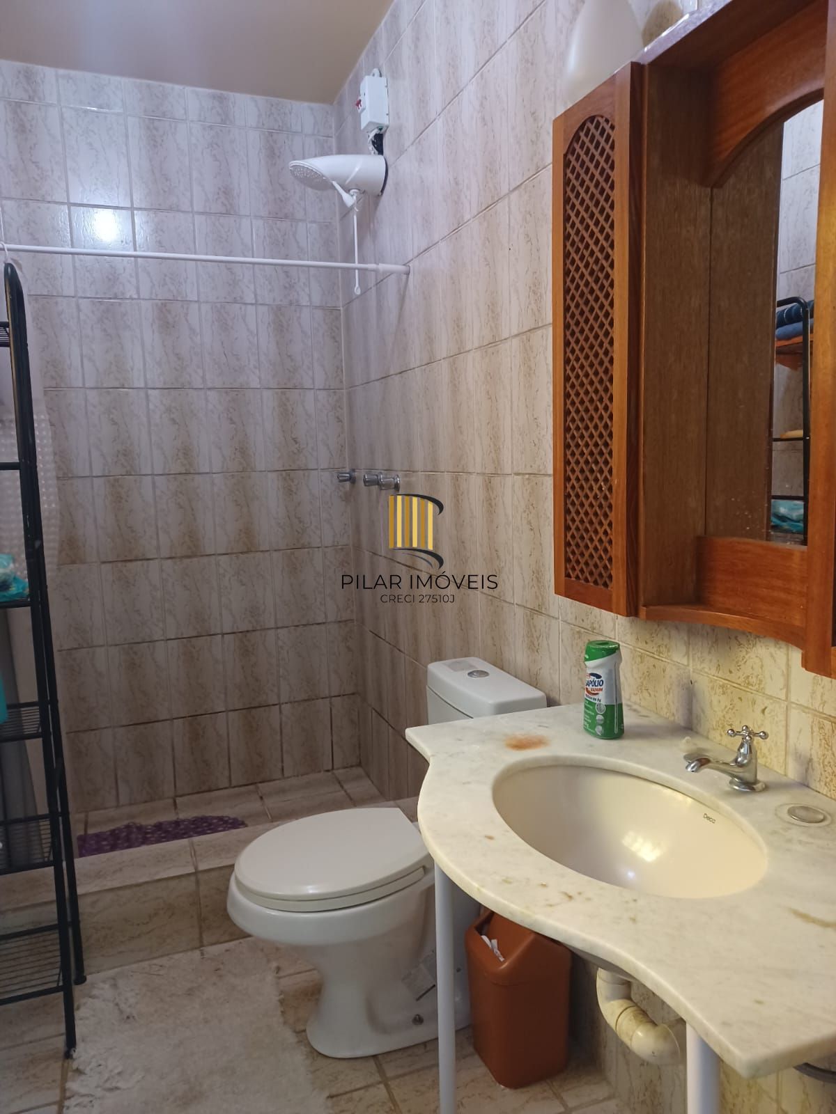 Casa com 04 quartos (01 suíte) 02 vagas no Bairro Jardim Sabará em Porto Alegre