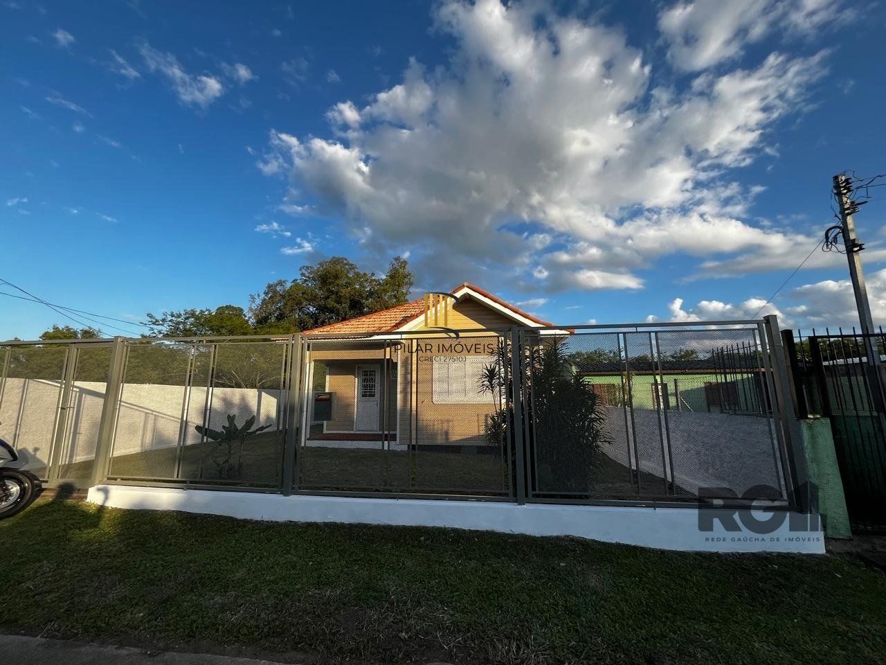 Casa 3 dormitórios no bairro Belém Novo