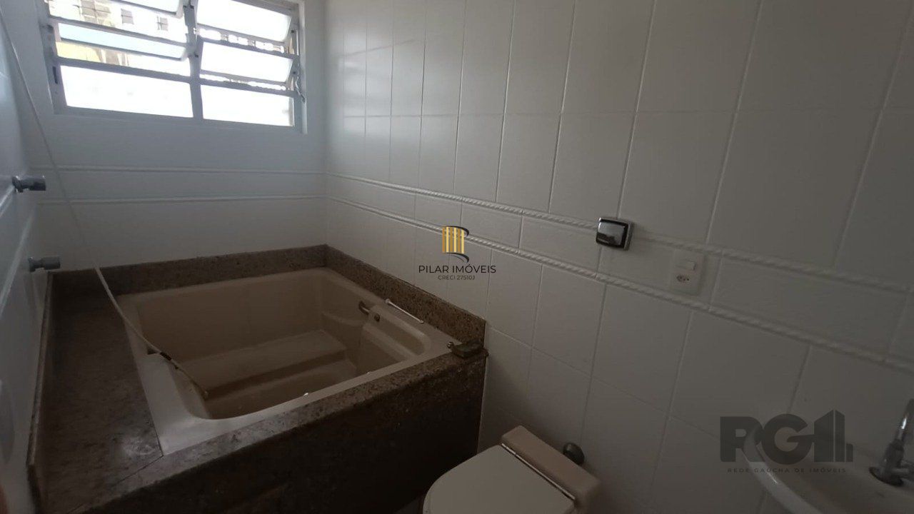 Apartamento 3 dormitórios no bairro Camaquã