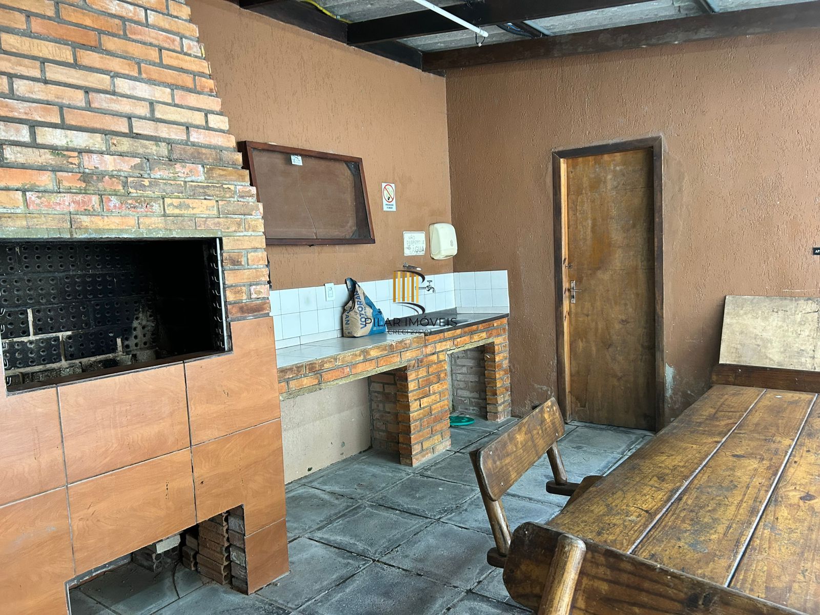 Casa 2 dormitórios no bairro Guarujá