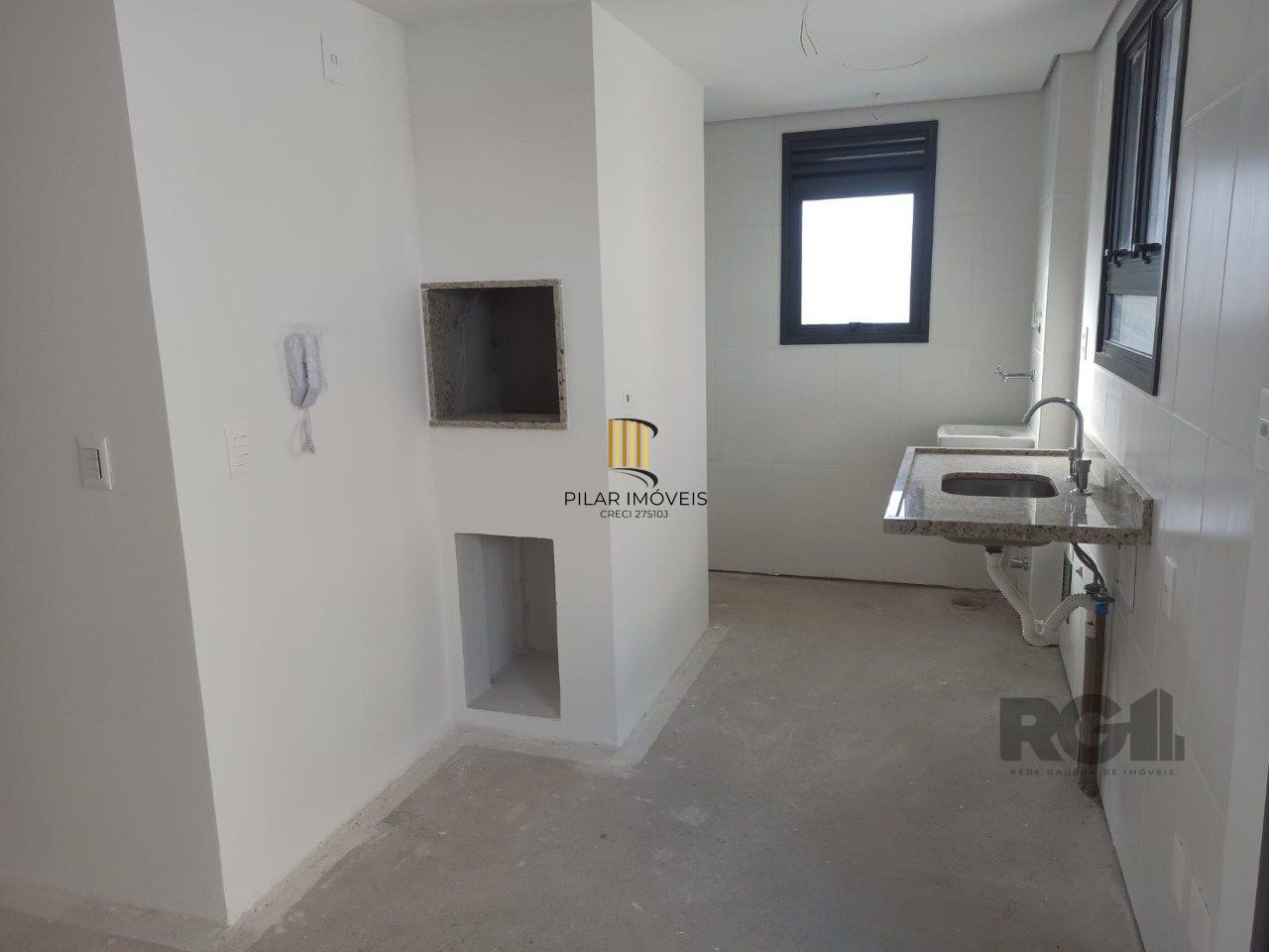 Grande OPORTUNIDADE!! Lindo Apartamento, com amplo Garden privado!!! Sua localização privilegiada, é com certeza um diferencial de destaque deste imóvel
