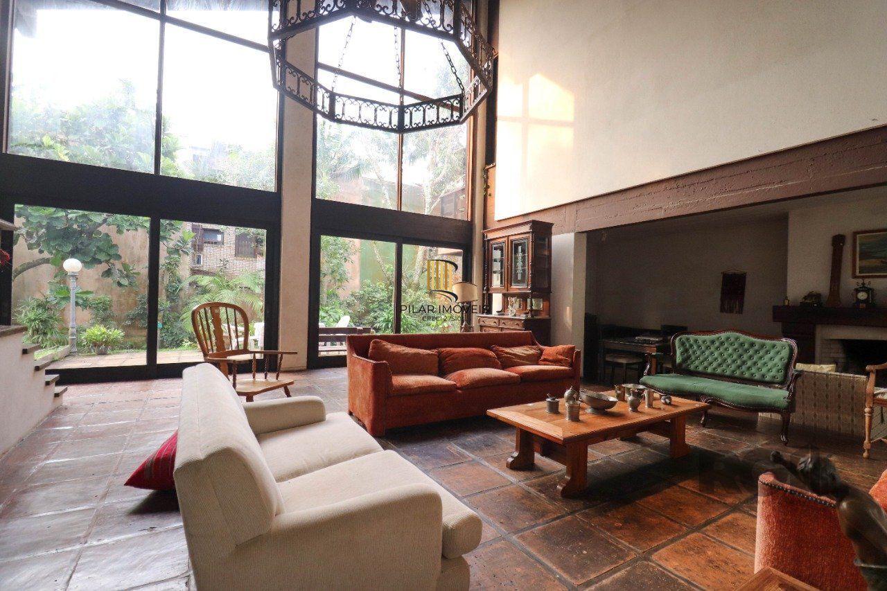 Casa para Venda - 523.36m², 6 dormitórios, sendo 2 suites, 2 vagas - Vila Conceição, Porto Alegre