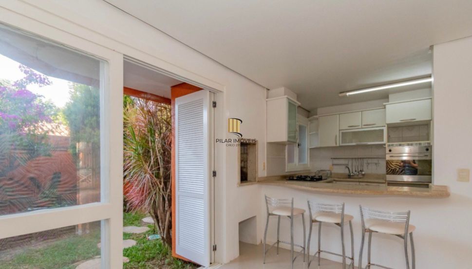 Casa em Condomínio Fechado no Bairro Vila Assunção  de Porto Alegre/RS