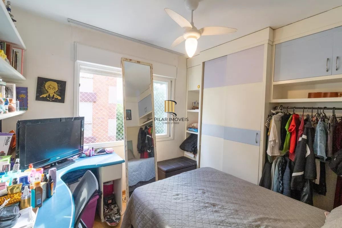 Apartamento 02 dormitórios - sacada com churrasqueira peças amplas em Tradicional condomínio no Bairro Cavalhada - 01 vaga escriturada