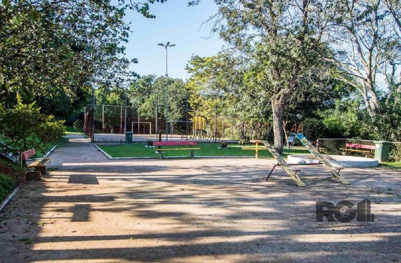 Cobertura 3 dormitórios com 111m2, semi mobiliado na Avenida o bairro Cavalhada