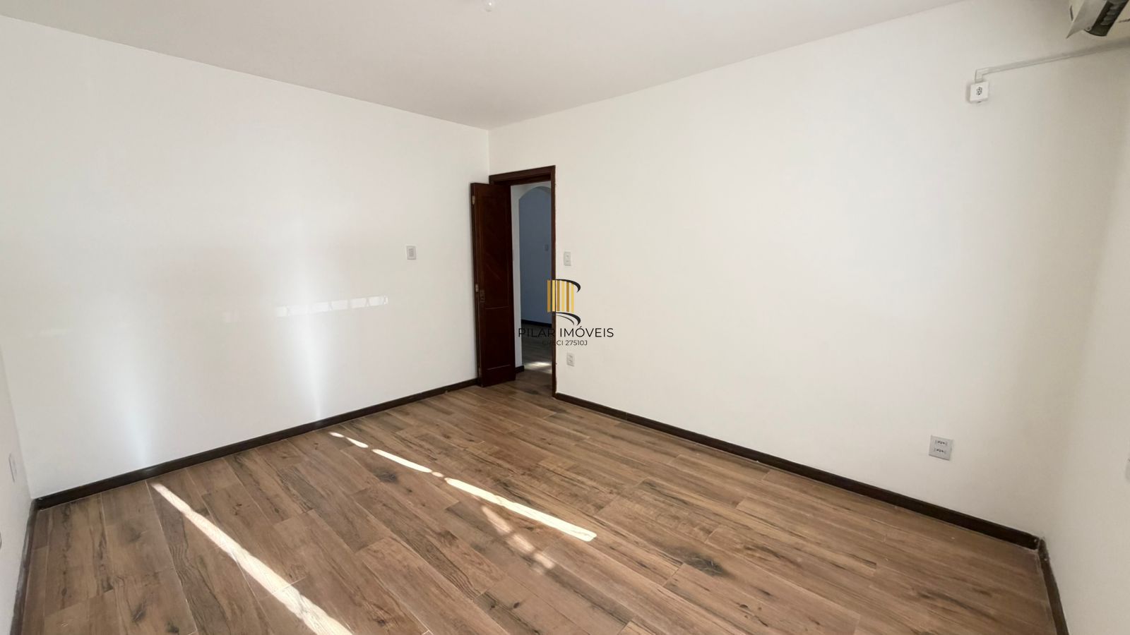 Apartamento de 2 dormitórios com vista para o Marinha no bairro Menino Deus em Porto Alegre/RS