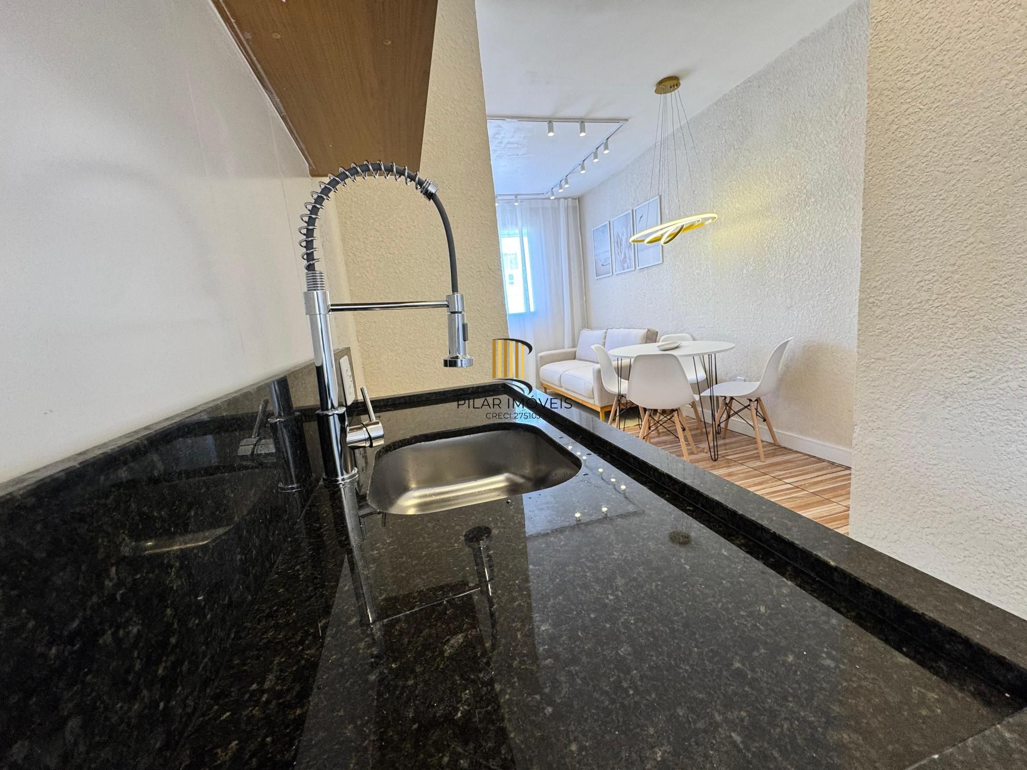 Apartamento Semimobiliado de 2 Quartos à Venda na Hípica, Porto Alegre, RS