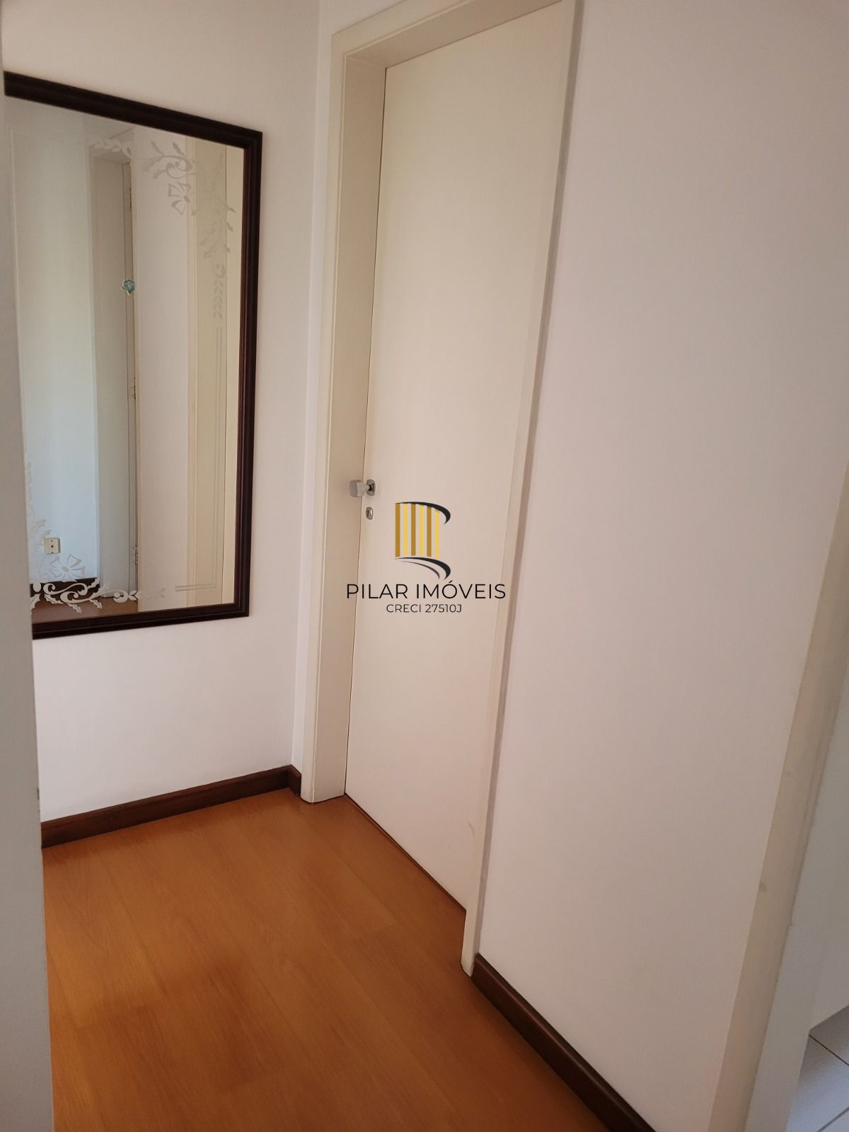 Apartamento com 02 quartos, 02 banheiros e 01 vaga no Centro Histórico