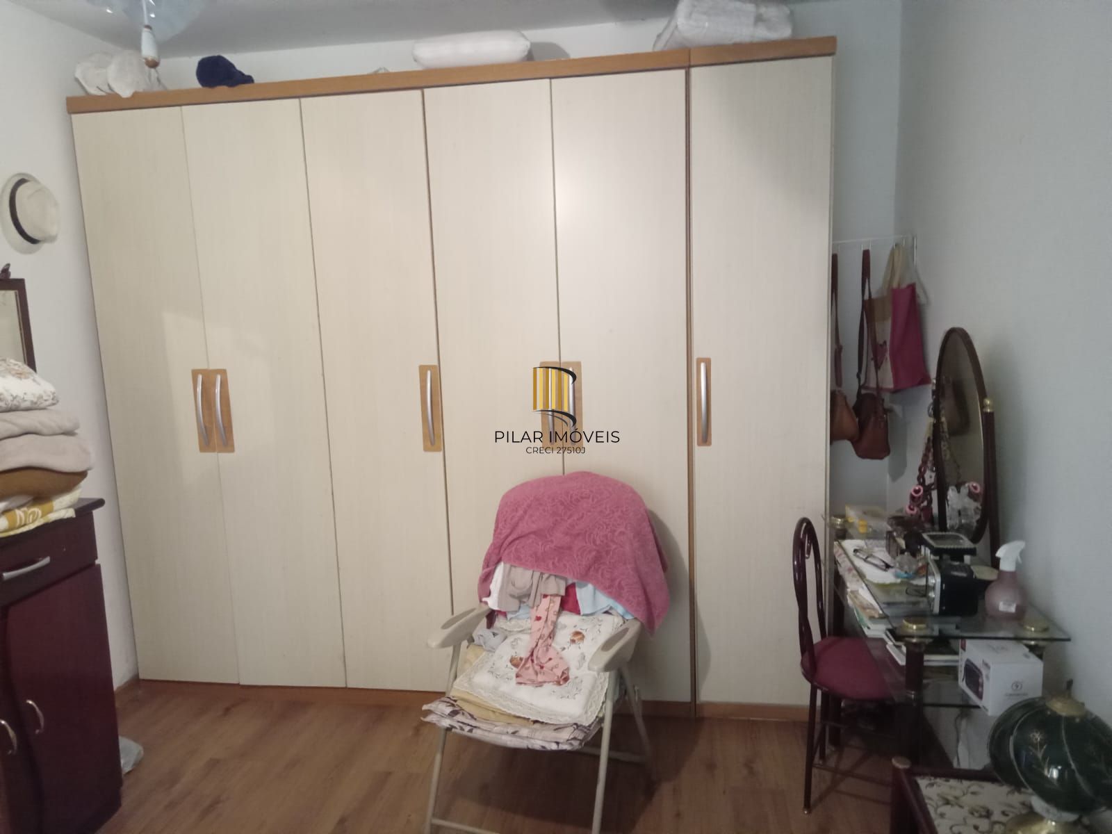 Casa com 3 dormitórios suíte , garagem para 3 carros !