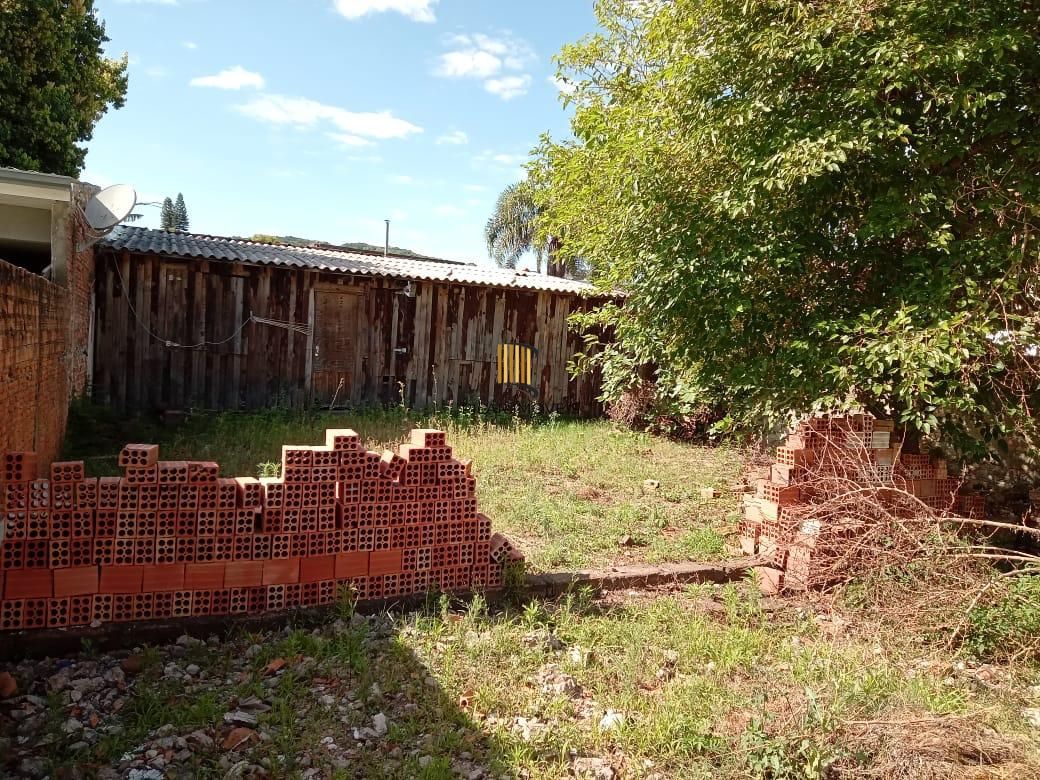 Prédio comercial no bairro Camaquã em Porto Alegre/RS.