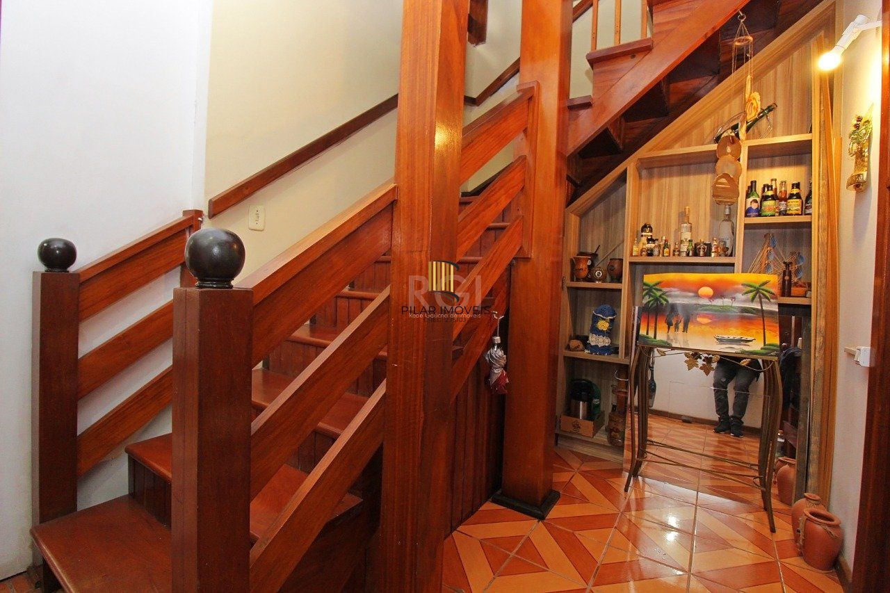 Casa para Venda - 339m², 3 dormitórios, 2 vagas - Vila Nova, Porto Alegre