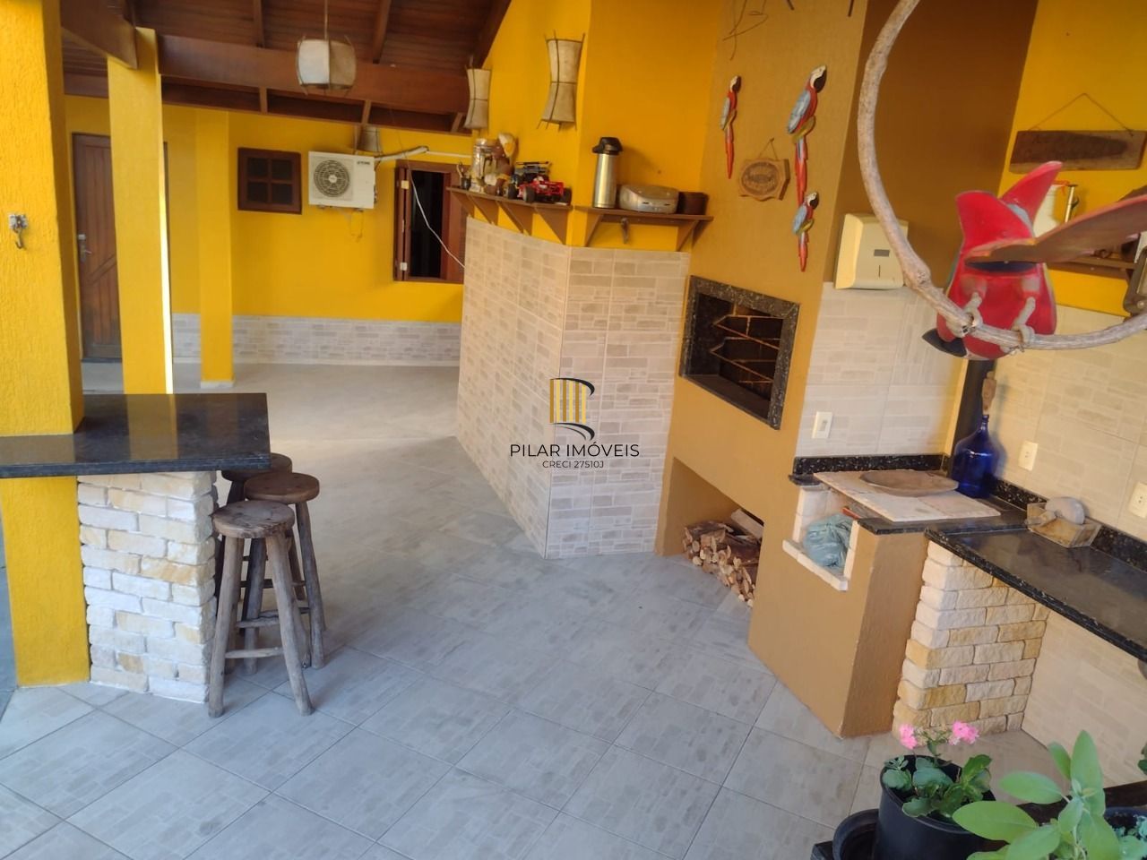 Casa para Venda - 693.6m², 5 dormitórios, sendo 3 suites, 4 vagas - Hípica