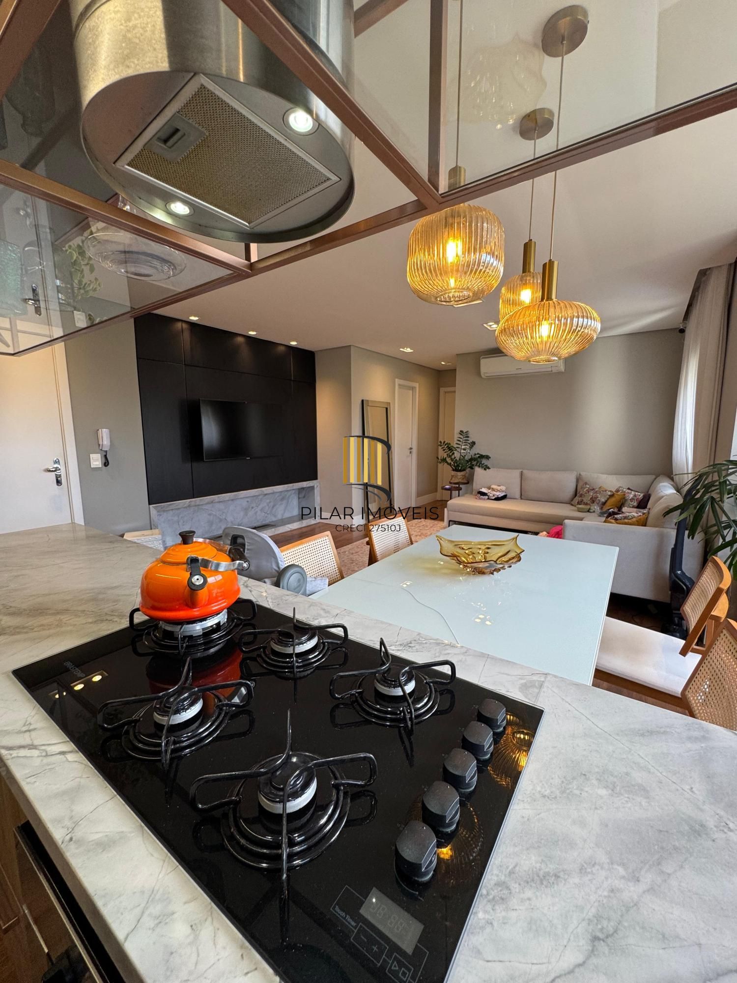 Apartamento com 02 quartos (01 suíte) e 01 vaga escriturada