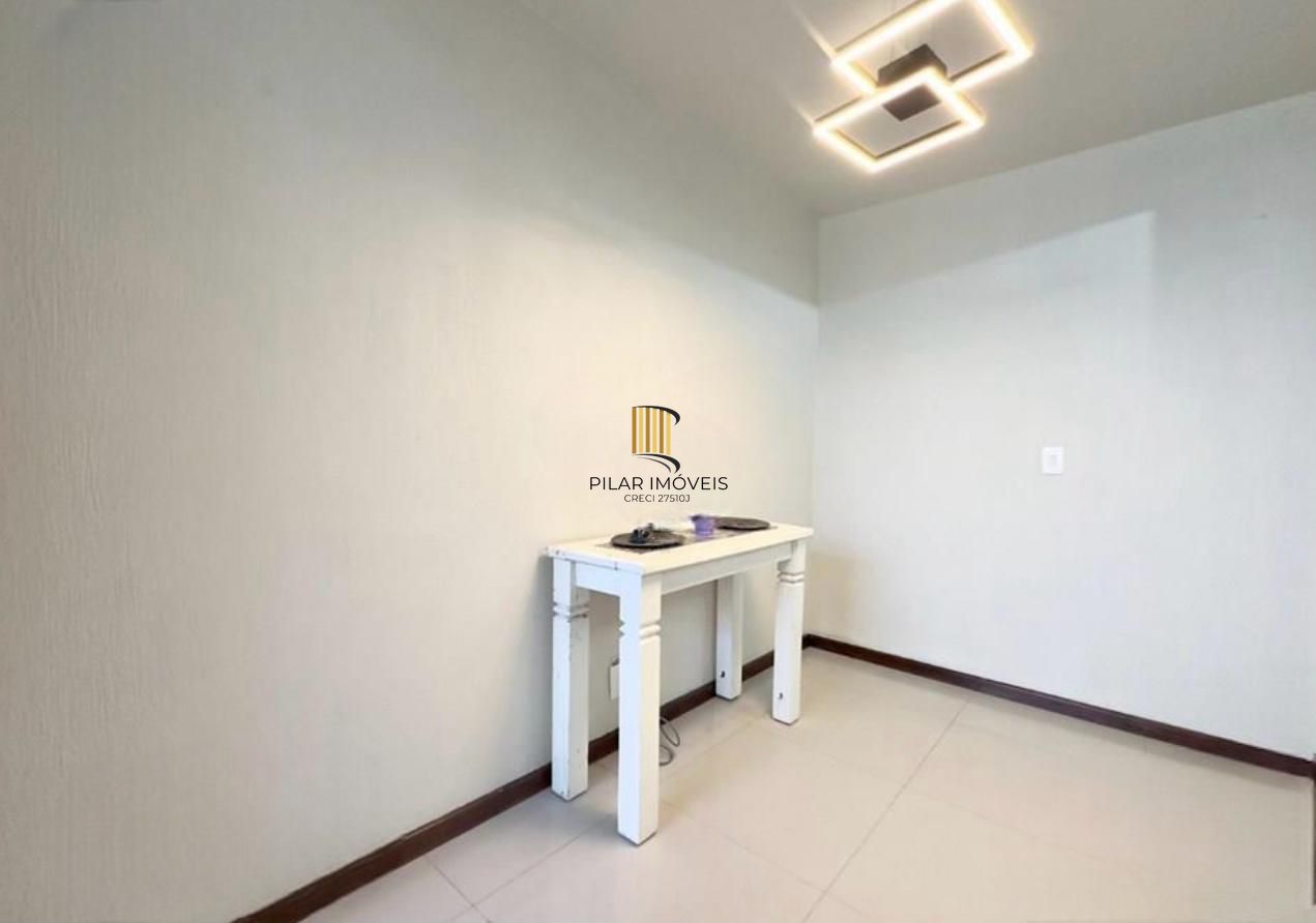 Casa em condominio , 2 dorm, 1 vaga, bairro Sarandi, condomínio Acapulco.