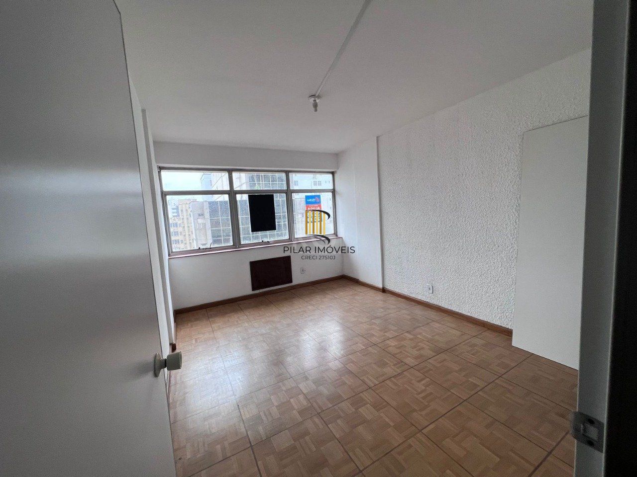 Conjunto/Sala para Venda - 24m², 0 dormitórios, Centro Histórico, Porto Alegre