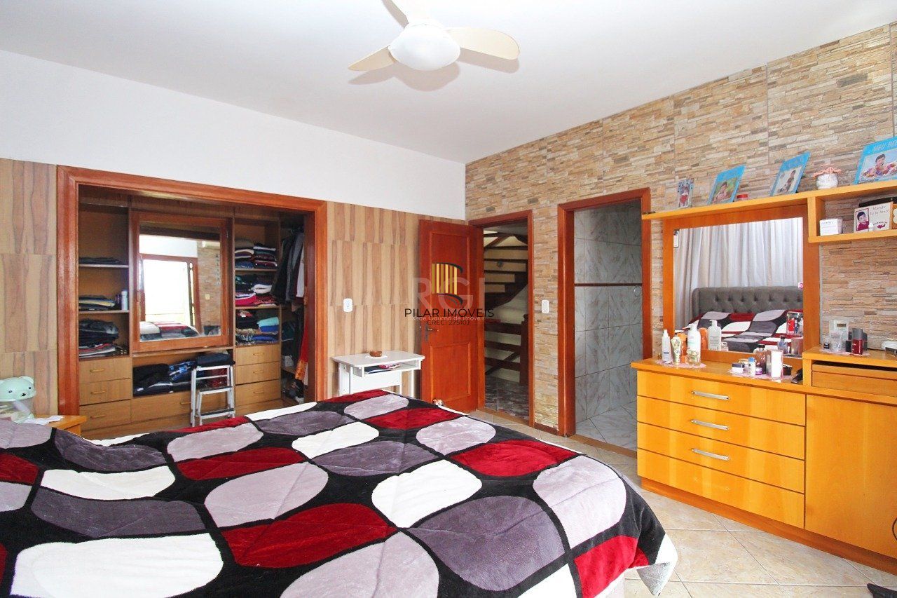 Casa para Venda - 339m², 3 dormitórios, 2 vagas - Vila Nova, Porto Alegre
