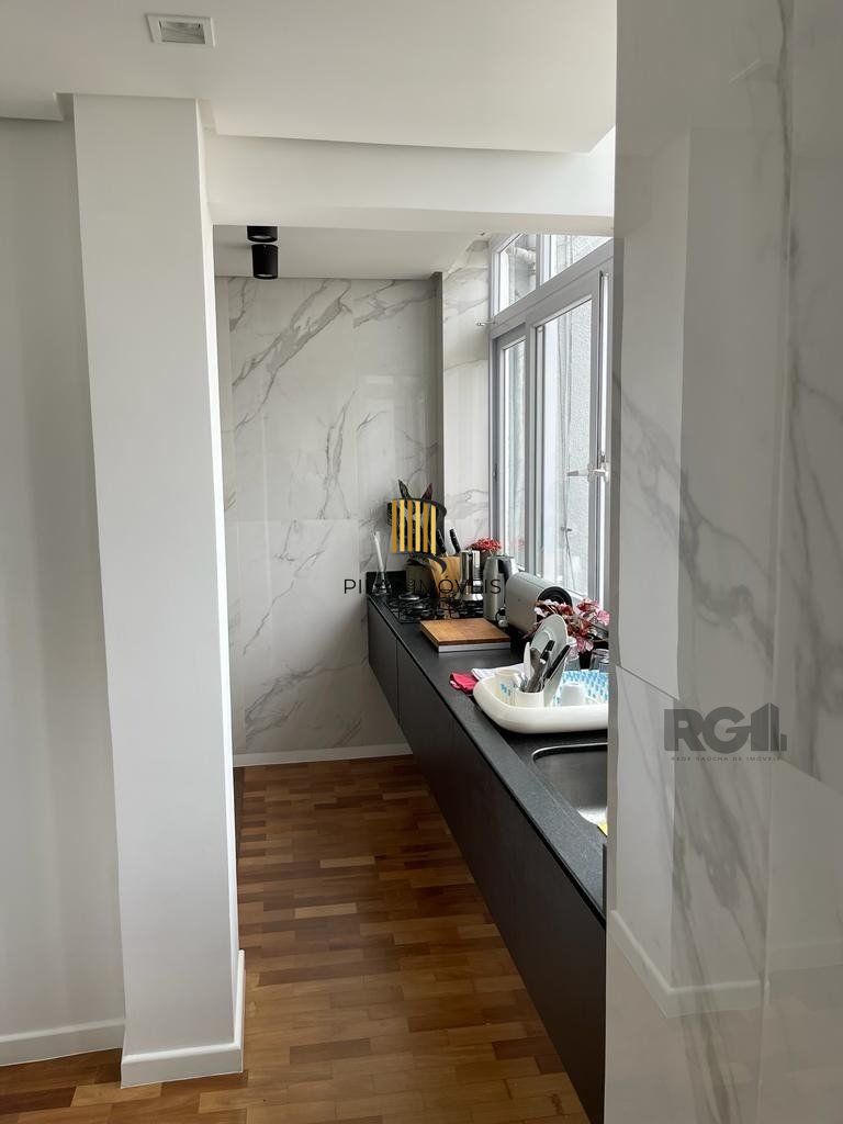 Apartamento a venda 2 dormitórios e uma suíte no bairro Rio Branco em Porto Alegre