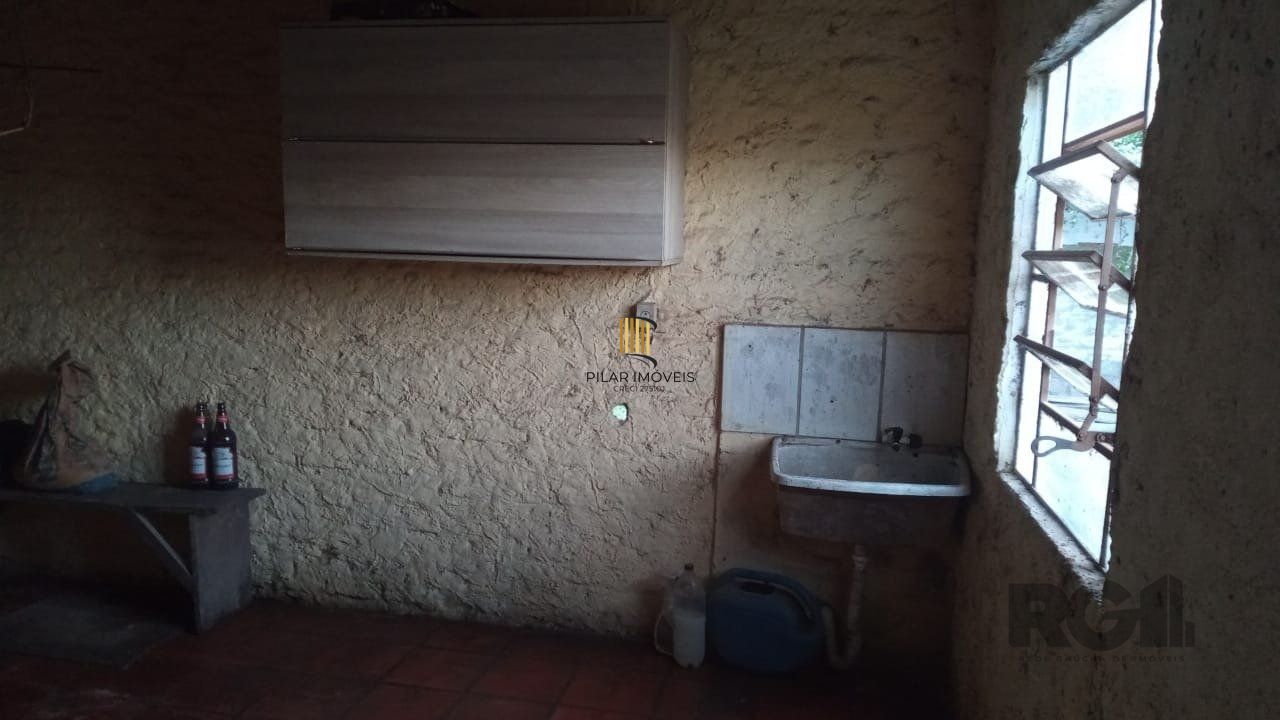 Casa à venda 2 dormitórios 3 vagas no Bairro Lami Porto Alegre RS