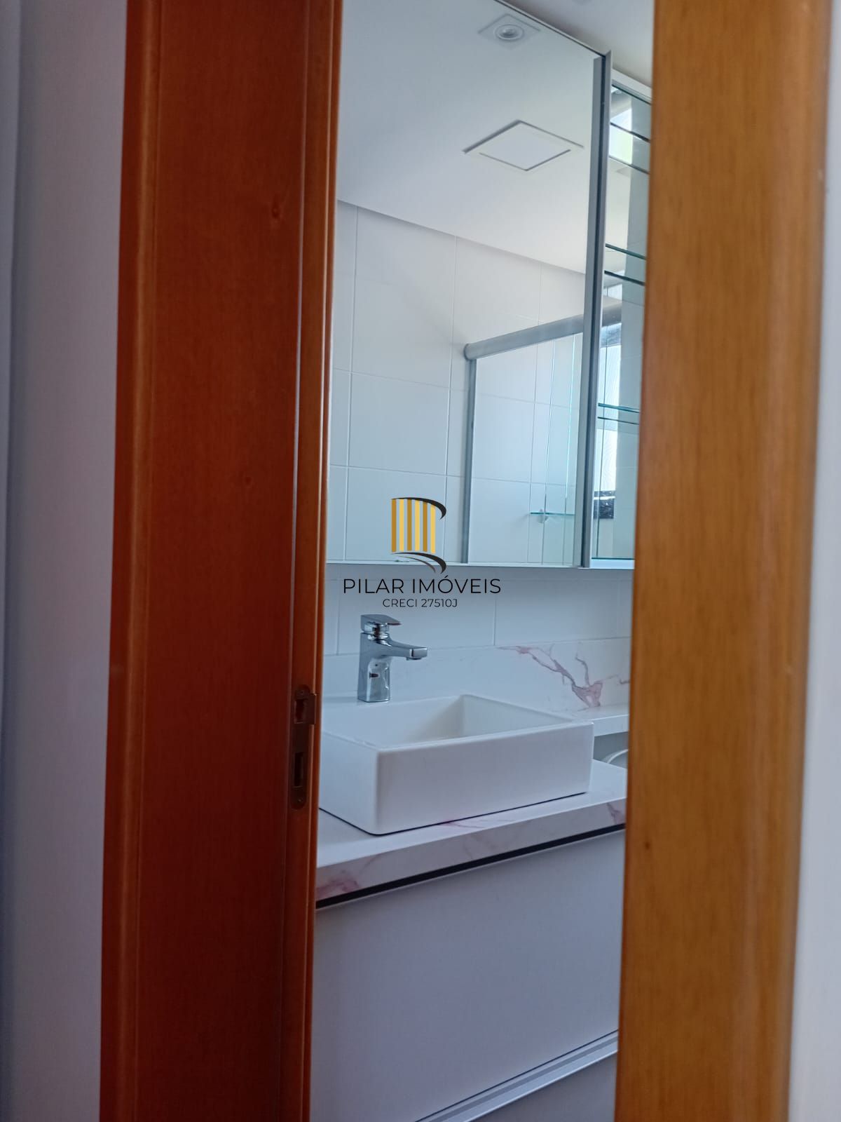 Apartamento 2 quartos, suíte, vaga coberta no bairro Camaquã em Porto Alegre/RS