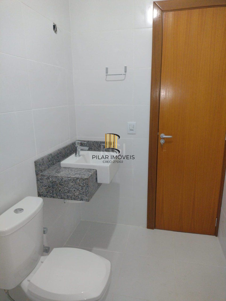 Casa 3 dormitórios, sendo 1 suites, 2 vagas - Guarujá, Porto Alegre RS
