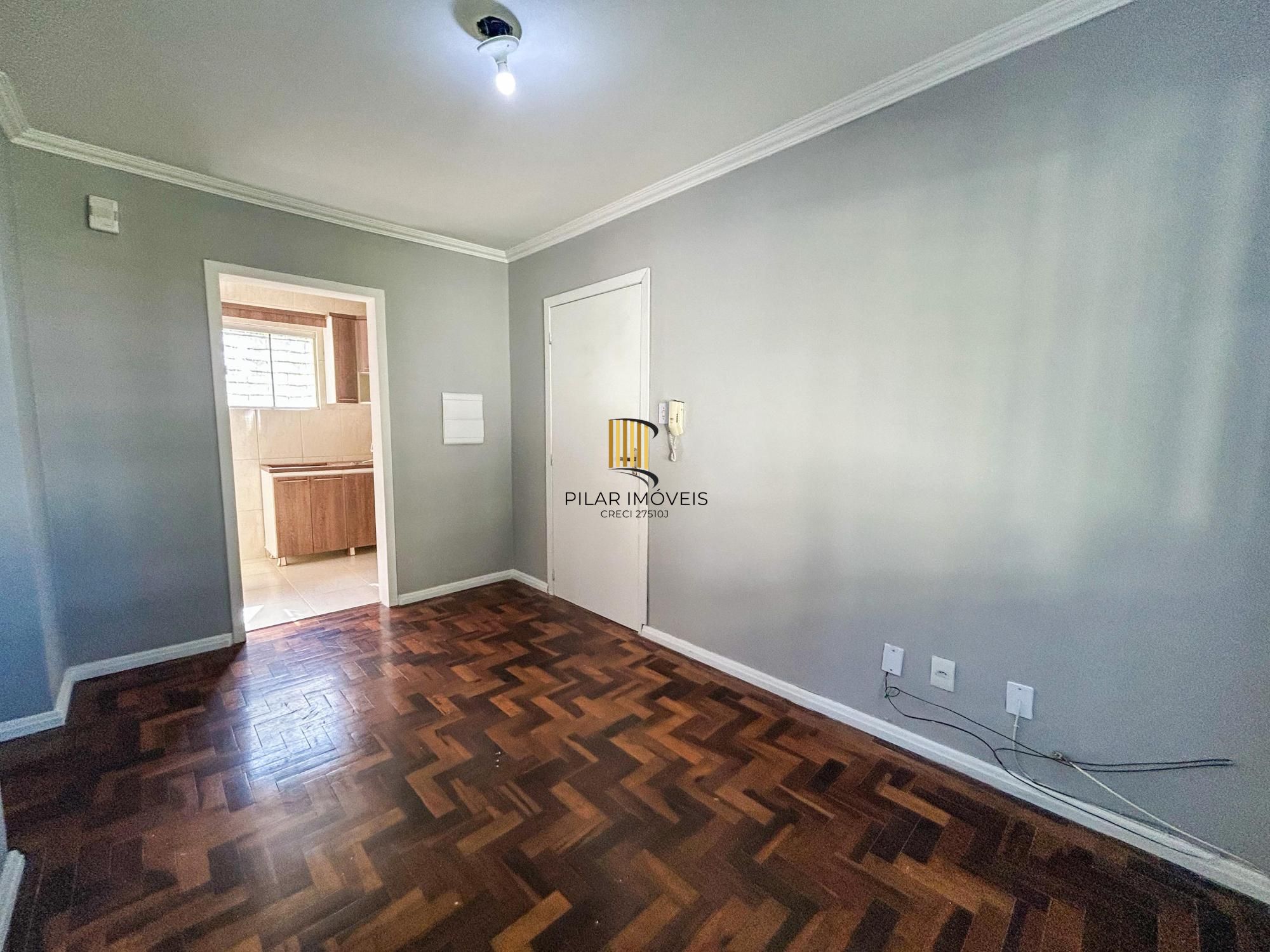 Ótimo apto 03 dormitórios, transformados em 2 dormitórios com living estendido no BAIRRO CRISTAL