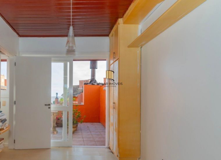 Casa em Condomínio Fechado no Bairro Vila Assunção  de Porto Alegre/RS