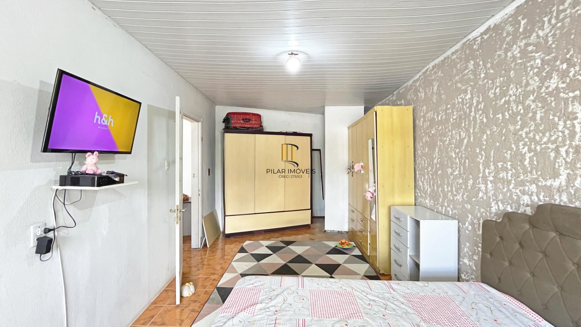 Casa de 156m², com 3 dormitórios, 1 suíte em terreno de 450m²; na Vila Nova