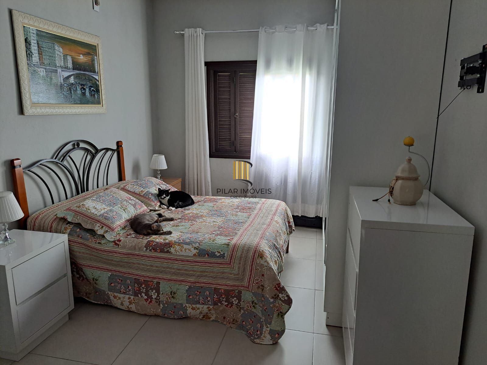 Casa com 02 quartos (01 suíte), 03 vagas no Bairro Sarandi em Porto Alegre