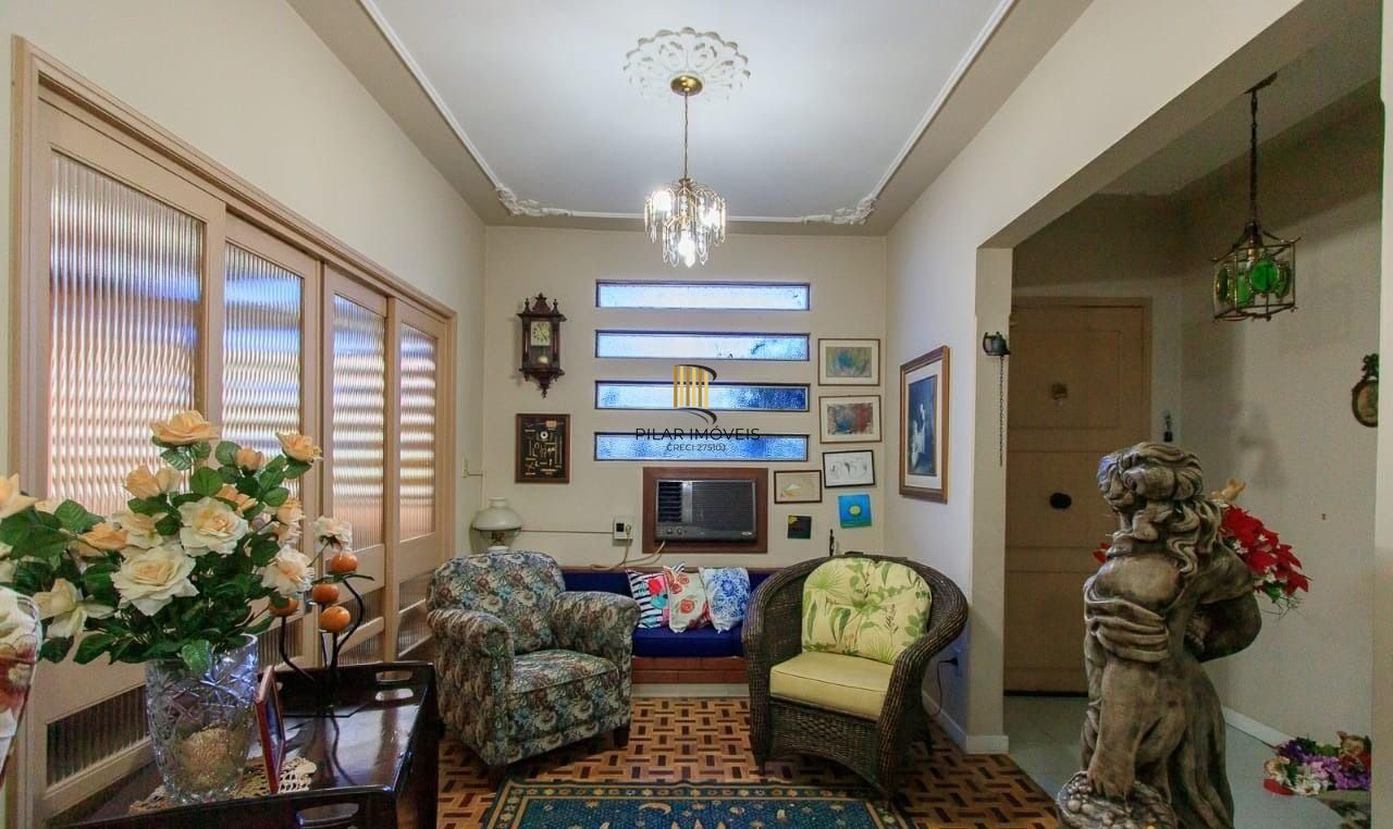 Casa para Venda - 222m², 3 dormitórios, sendo 3 suites, 2 vagas - Menino Deus