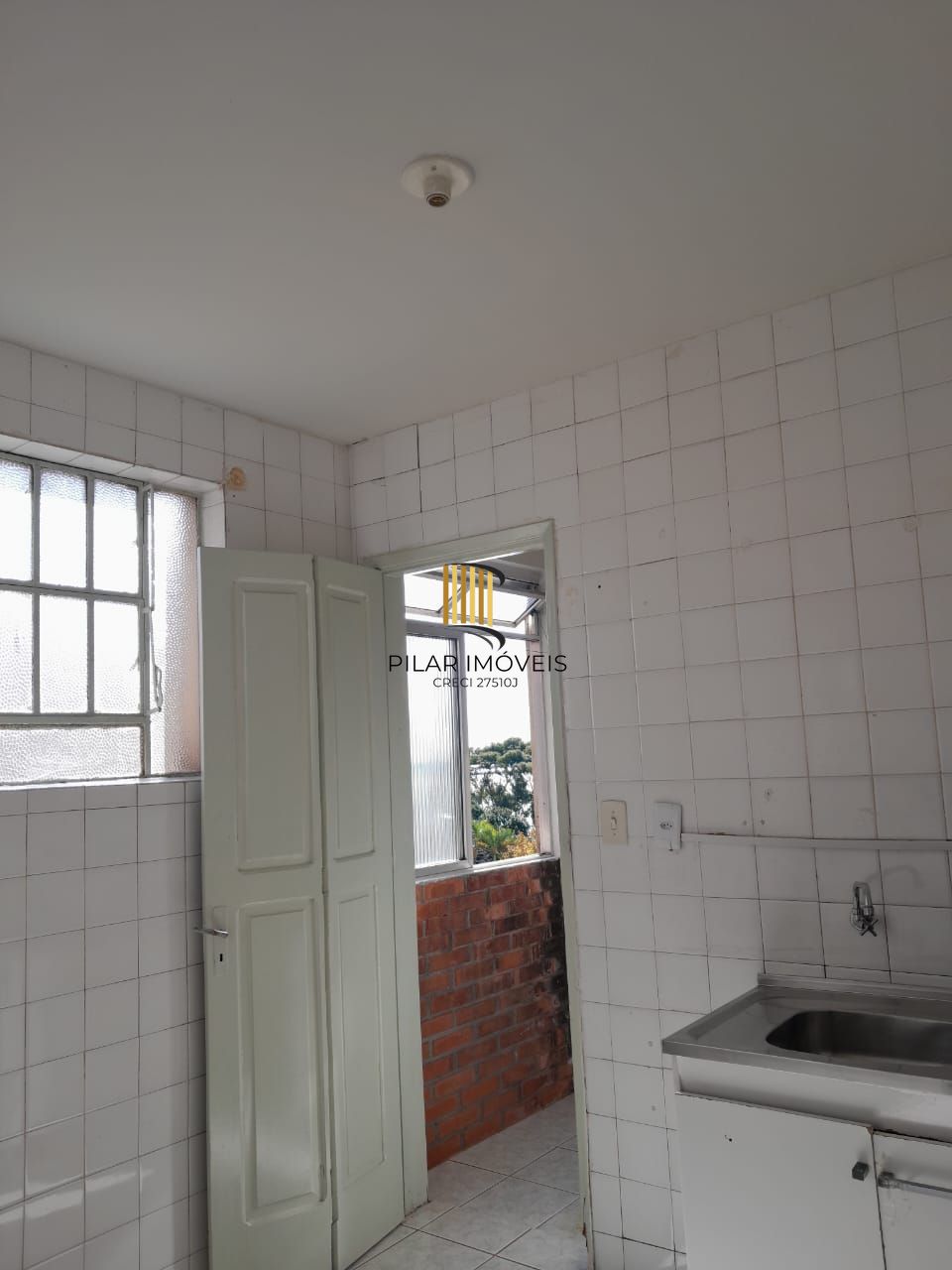Apartamento de 2 dormitórios com estacionamento rotativo , ultimo andar sem elevador , com vista !