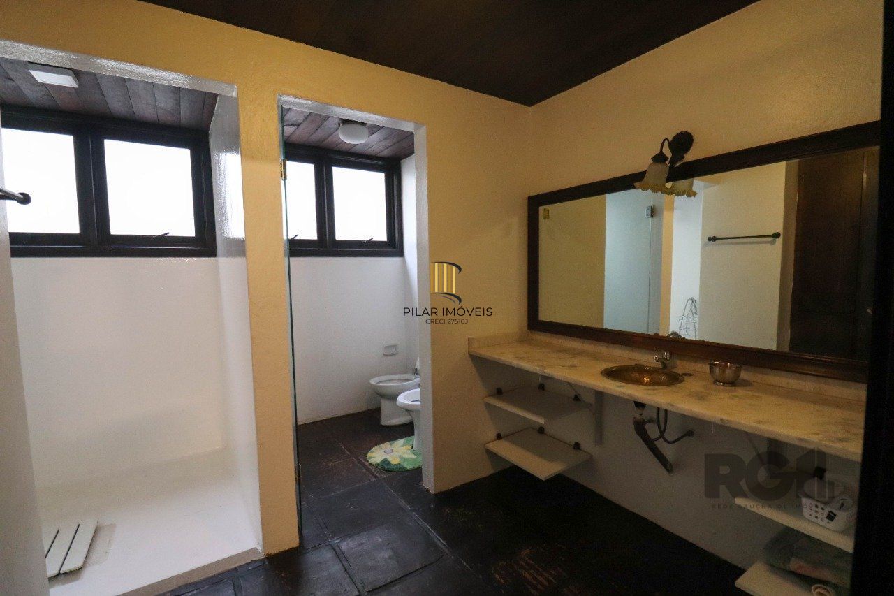 Casa para Venda - 523.36m², 6 dormitórios, sendo 2 suites, 2 vagas - Vila Conceição, Porto Alegre