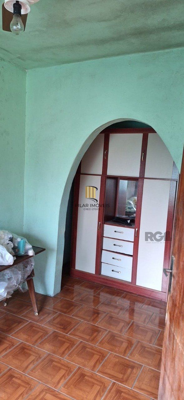 Casa 4 Dormitório(s) Bairro Serraria