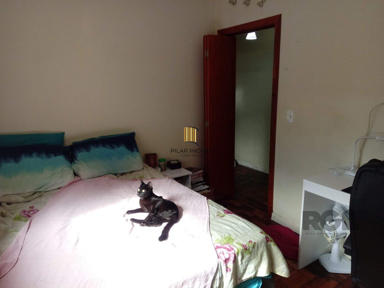 APARTAMENTO COM DOIS QUARTOS NO BAIRRO CAMAQUÃ