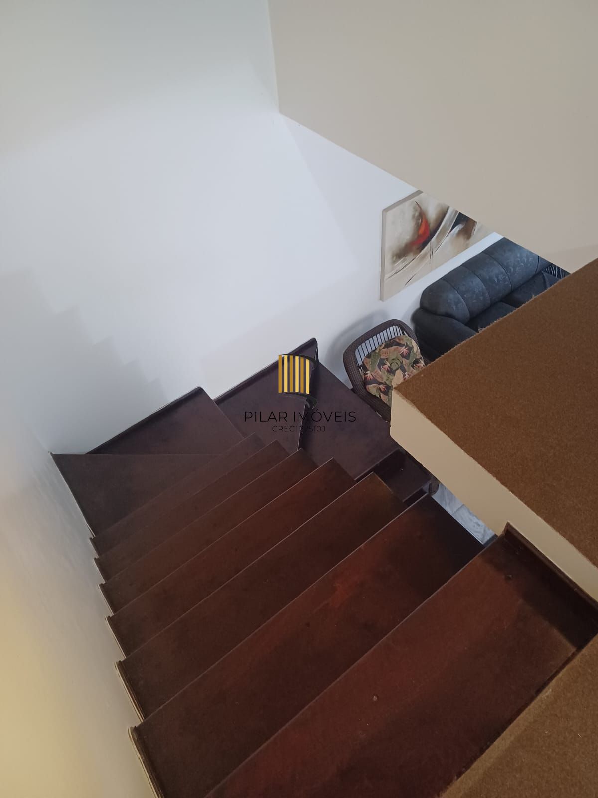 Casa com 04 quartos (01 suíte) 02 vagas no Bairro Jardim Sabará em Porto Alegre