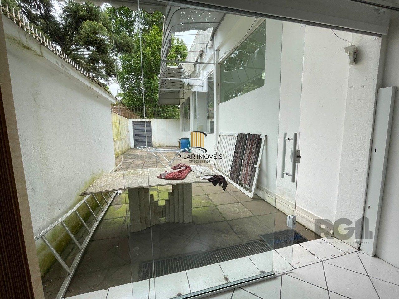 Prédio comercial 225m², com 5 lojas individuais, pé direito alto - ótima localização na Vila Conceição.