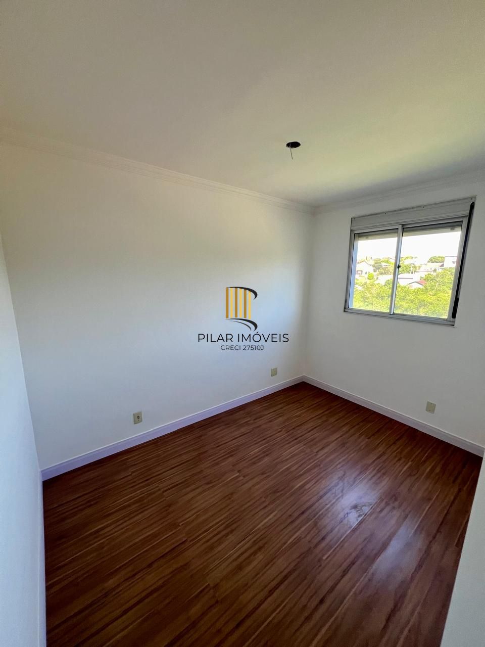 Apartamento com 02 quartos e 01 vaga escriturada no Bairro Passo das Pedras