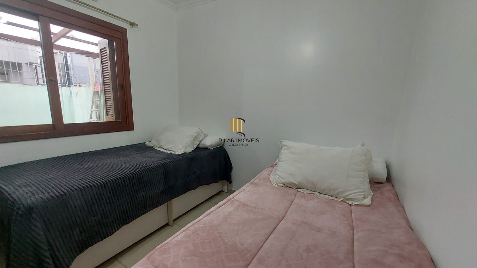 CASA NO LAGOS DE NOVA IPANEMA - 2 QUARTOS E ATELIER NO PISO SUPERIOR