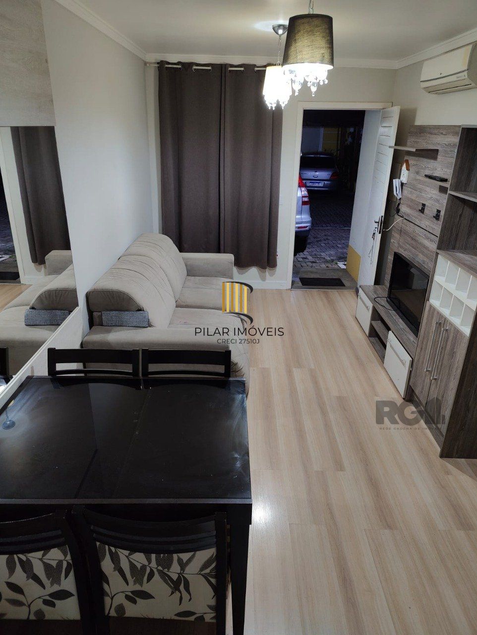 Casa com 2 dormitórios em condomínio fechado em Canoias
