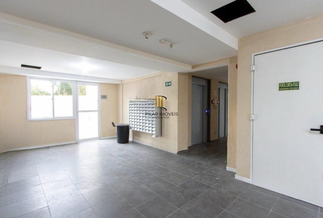 Apartamento no bairro Cavalhada 2 dormitórios , vaga coberta, portaria 24 horas.