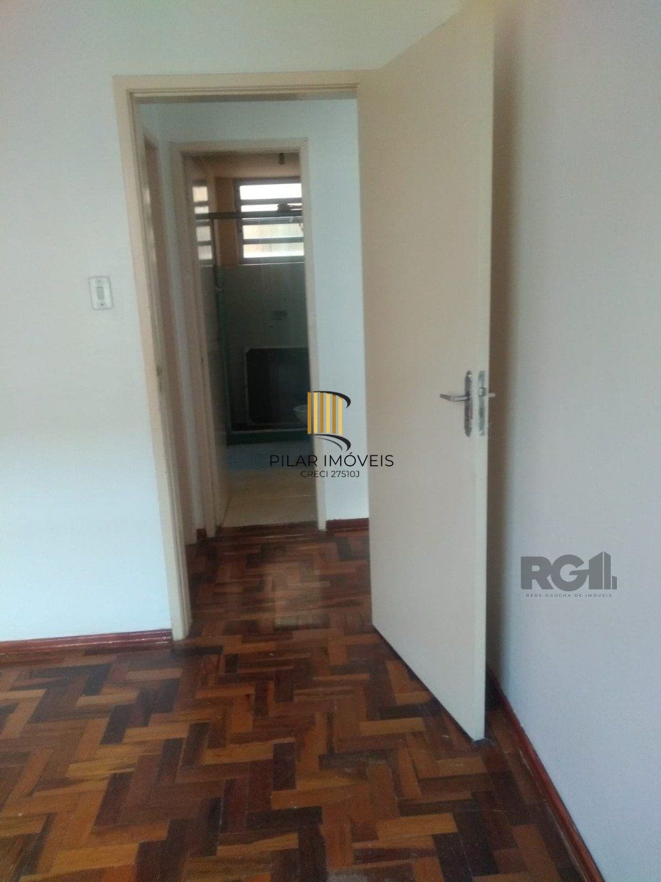 Apartamento com 2 quartos, 1 vaga de garagem, no bairro Medianeira, Porto Alegre/RS - Pilar Imóveis
