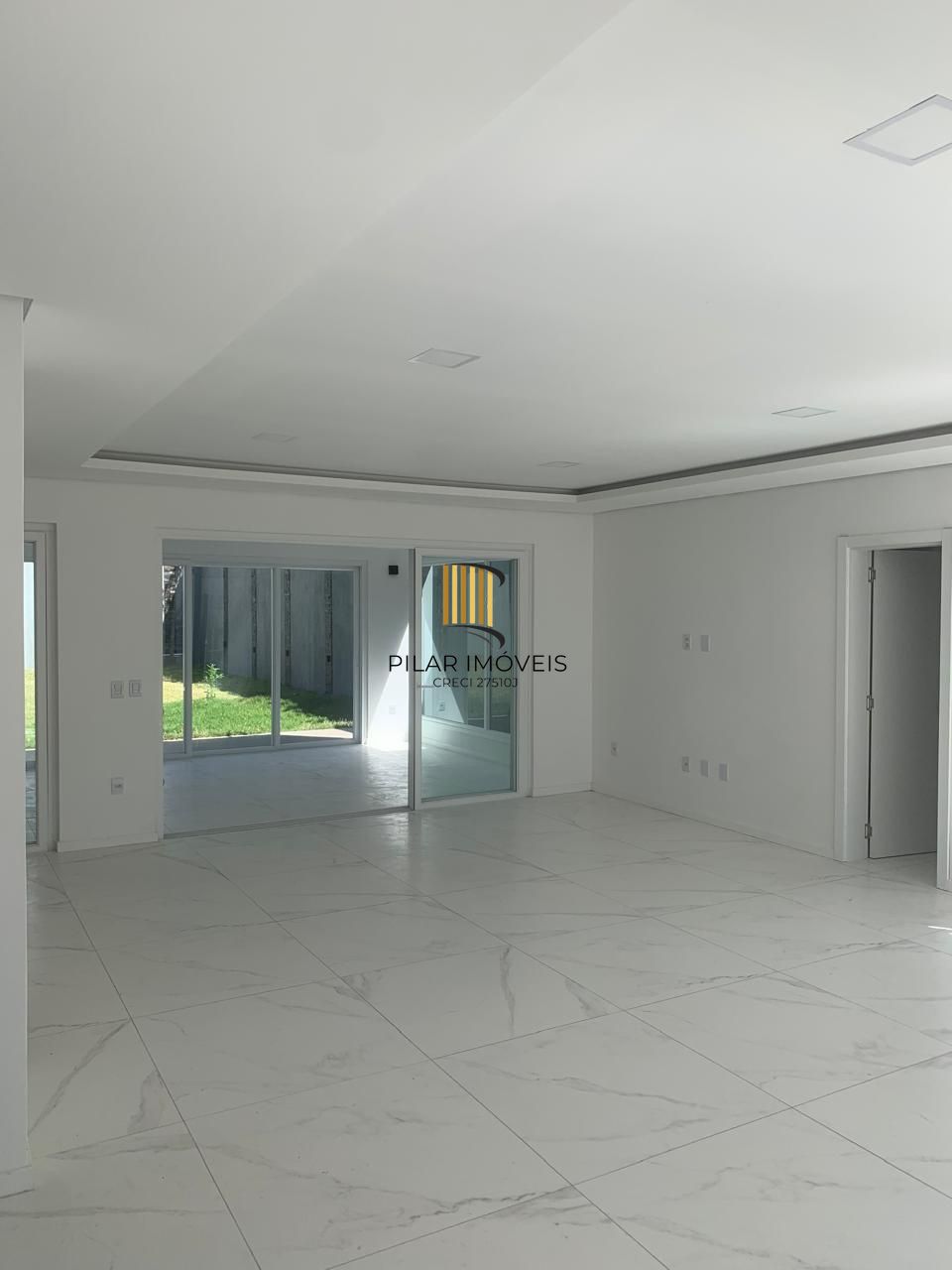 Casa com 3 dormitórios e suíte à Venda no Bairro Medianeira - Porto Alegre/RS