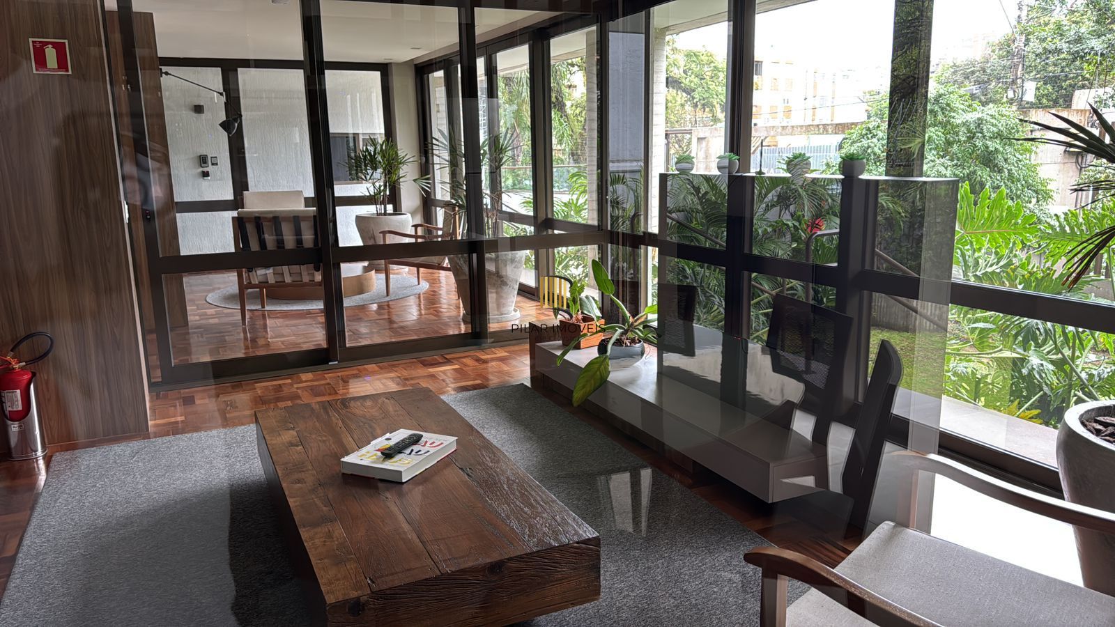 Apartamento de 2 dormitórios 2 suítes , vaga dupla coberta escriturada !